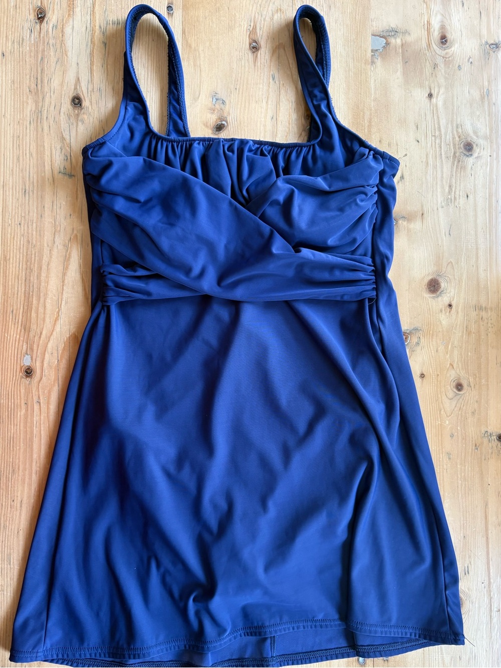 Lands' End navy one piece swim suit skirted and ruched Size 8 EUC